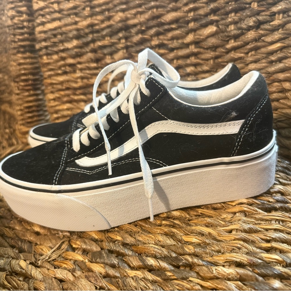 Vans Black and White Platform Sneakers Classic Style size 9 women’s